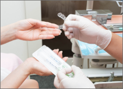 マウスピース・薬剤のお渡し、使用方法のご説明